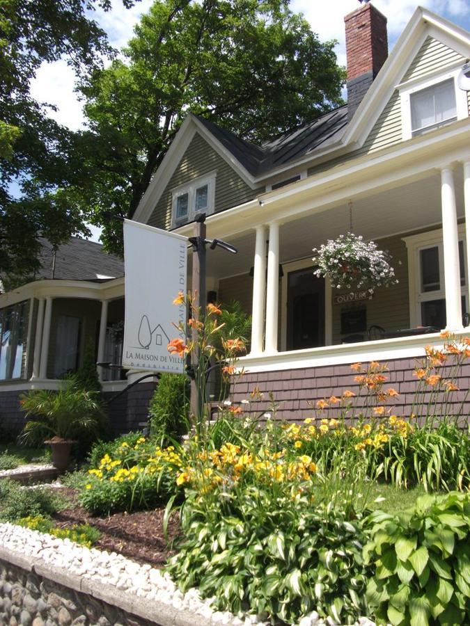 La Maison De Ville - B&B Magog Exterior photo